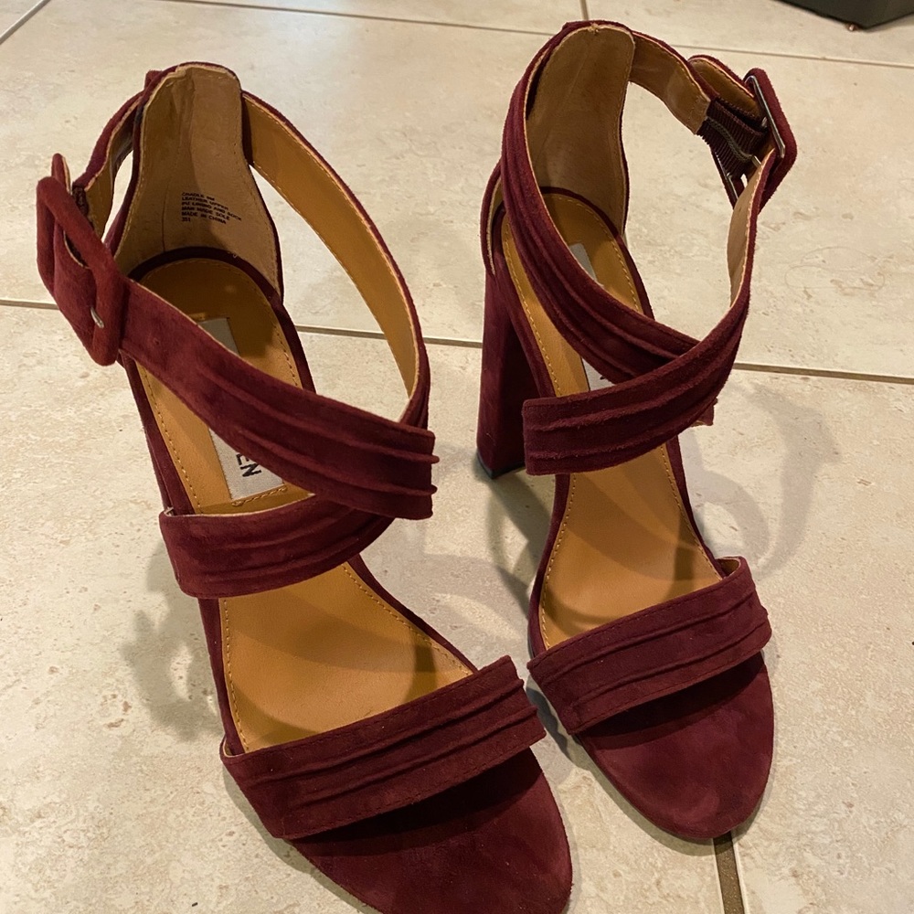 STEVE MADDEN HEELS SIZE 8M